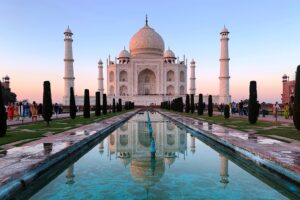 10 Top Places to visit in Agra in 2023 _Taj Mahal