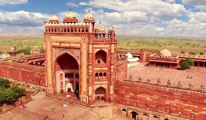 10 Top Places to visit in Agra in 2023